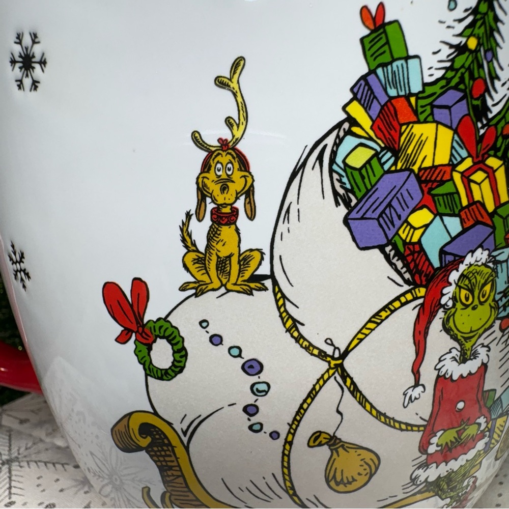How The Grinch Stole Christmas XL Mixing Bowl-Grinch Max Sled Of Stolen Presents - Picture 11 of 12